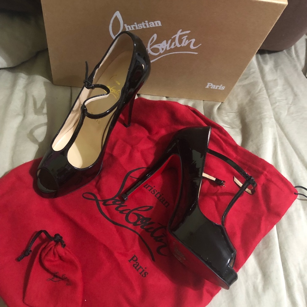 Christian Louboutin Black patent burlina 36.5